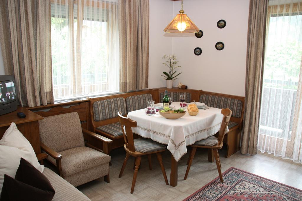 Gaestehaus Neuhauser زيل أم زيلر الغرفة الصورة